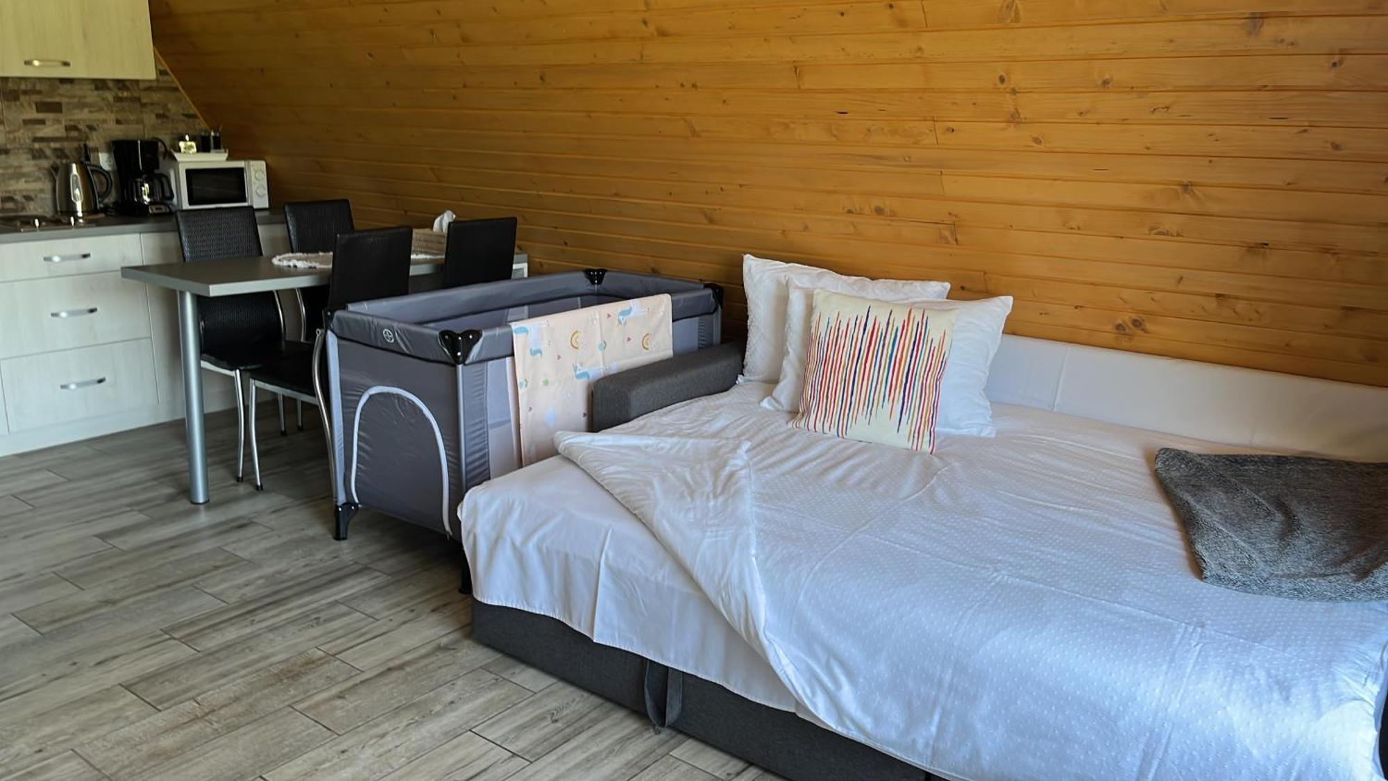Casutele De Sub Padure Hotel Авриг Екстериор снимка